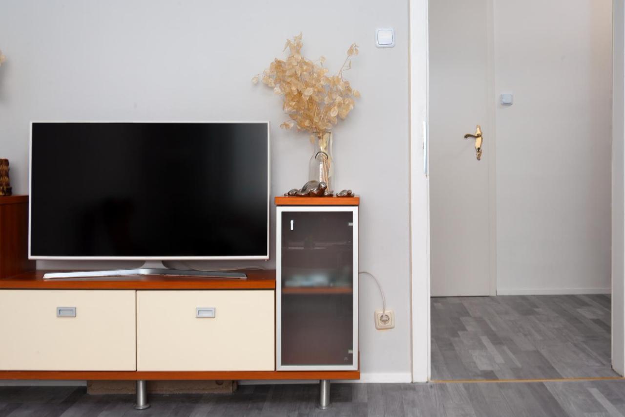 Brand-new 2bd Close To Shopping Street In Schonbrunn Apartment Wien